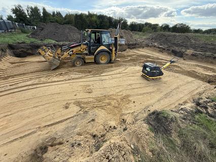 Wykop i zagęszczanie gruntu pod fundament w Konstantynowie Łódzkim